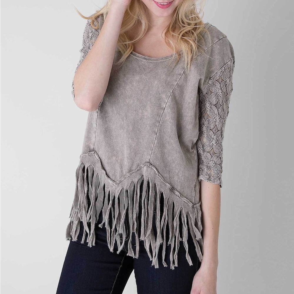 Daytrip Lace Sleeve Fringed Hem Top